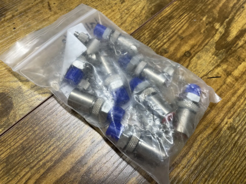 Oil sampling push button valve, 1/8"-27 NPTF, neoprene, for refrigeration and ammonia compressors - Image 1