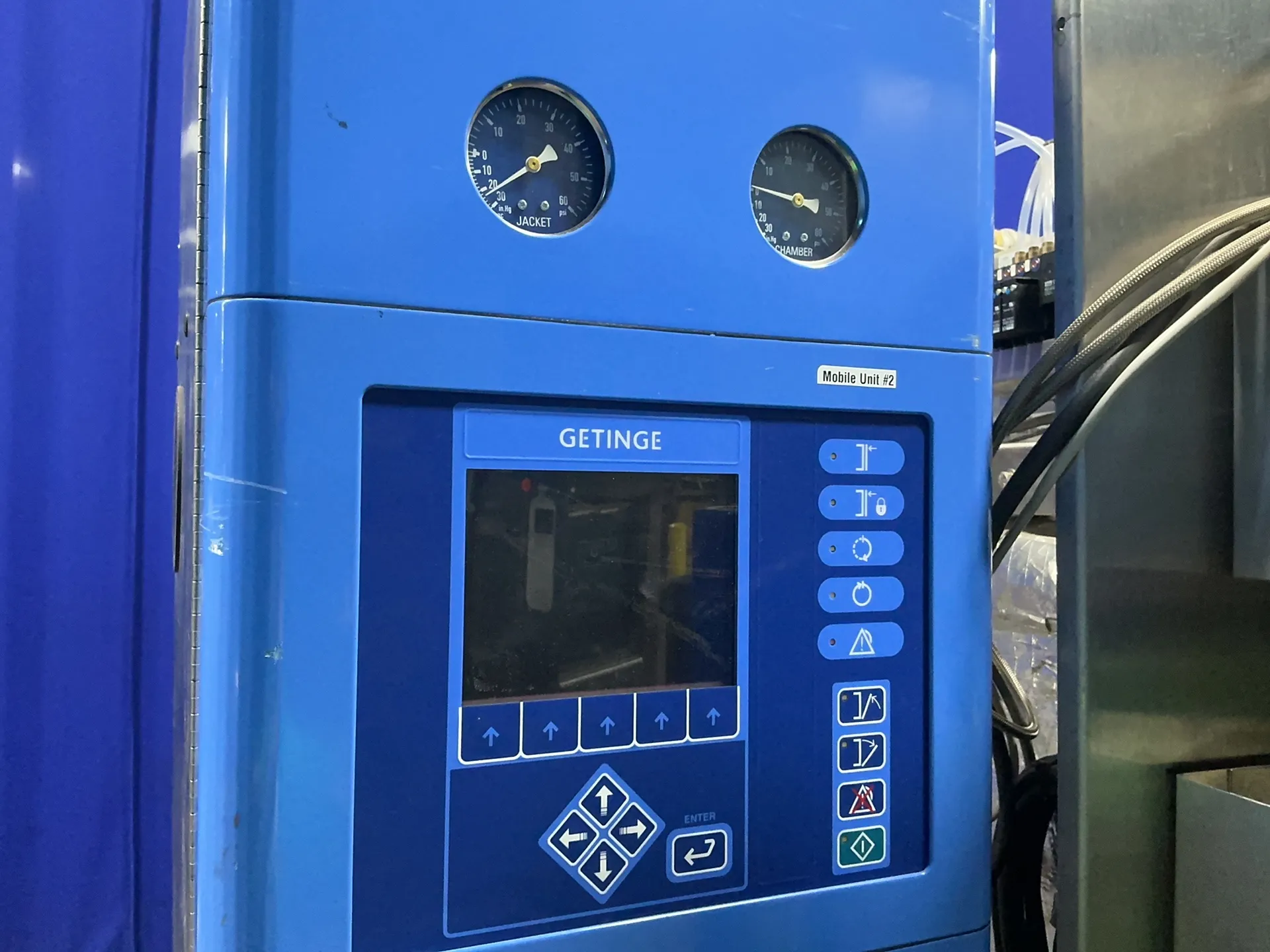 Getinge #733HC, Vacuum/Gravity Steam Sterilizer, 60" x 26" x 36" chamber, 10 A, 115 V., 2014 - Image 2