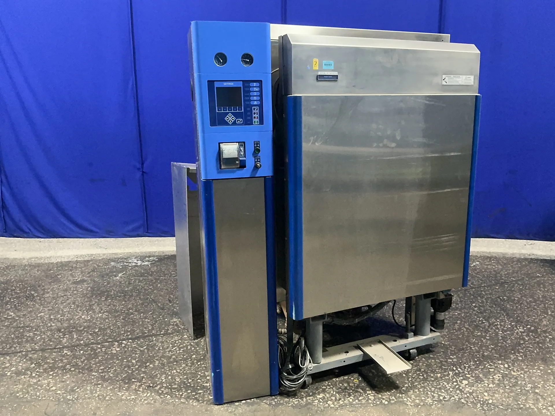 Getinge #733HC, Vacuum/Gravity Steam Sterilizer, 60" x 26" x 36" chamber, 7.2 A, 115 V., 2010 - Image 1