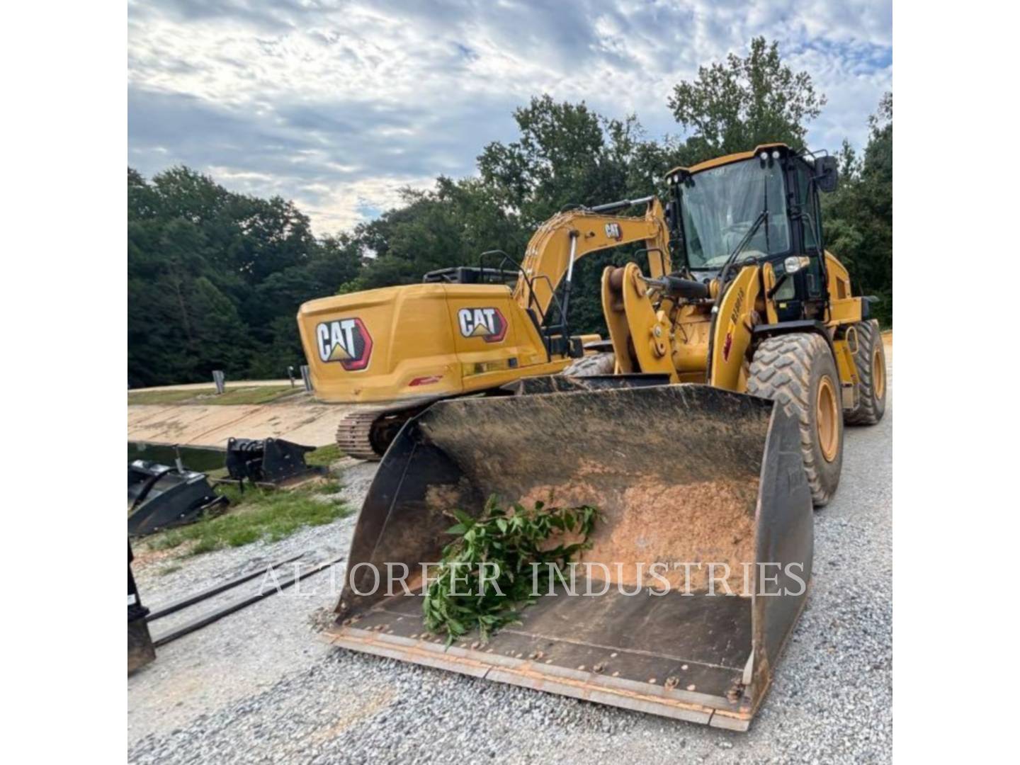 Cat 926M, Wheel Loader, 1432 hours, S/N: W5L02942, 2023 - Image 1