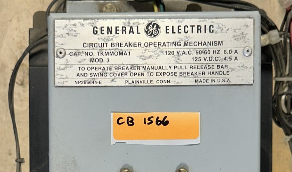 800 Amp, General Electric, TKM836F000, Type TKM, MCCB, 3-Pole, 600 VAC, w/ Motor Operator, Shunt Trip & Aux - Image 1