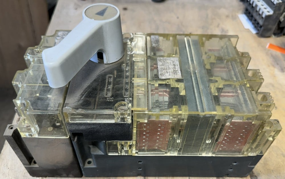 250 Amp, Klockner-Moeller, NZMH9-250, NZM9 High Interrupting, Molded Case Circuit Breaker, 3-Pole, Rotary - Image 2