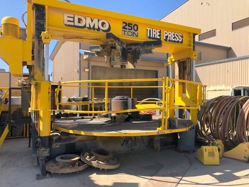 250 Ton, Edmo #250-LD, Hydraulic Tire Press, for 35"-57" rim tires & 46/65-45, 50/80-57 loader tires, (2 - Image 3