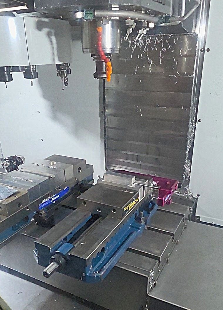 Haas #VF-2, vertical machining center, 30" X, 16" Y, 20" Z, 36" x 14" table, 20 automatic tool changer, CAT - Image 3