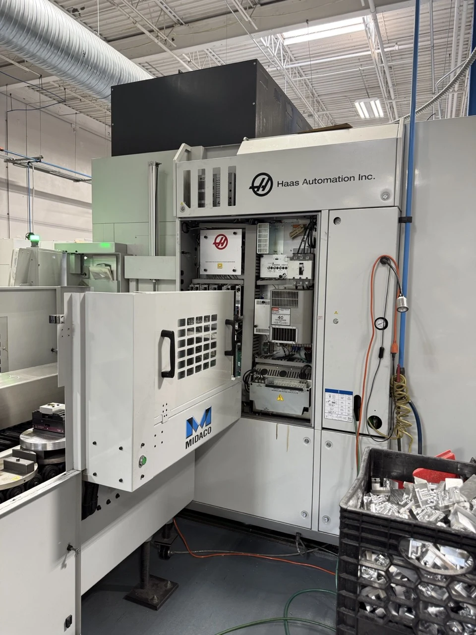 Haas #UMC-750SS, 5-Axis Universal Machining Center, 30" X, 20" Y, 20" Z, 24.8" x 19.7" table, 30 HP, 15,000 - Image 4
