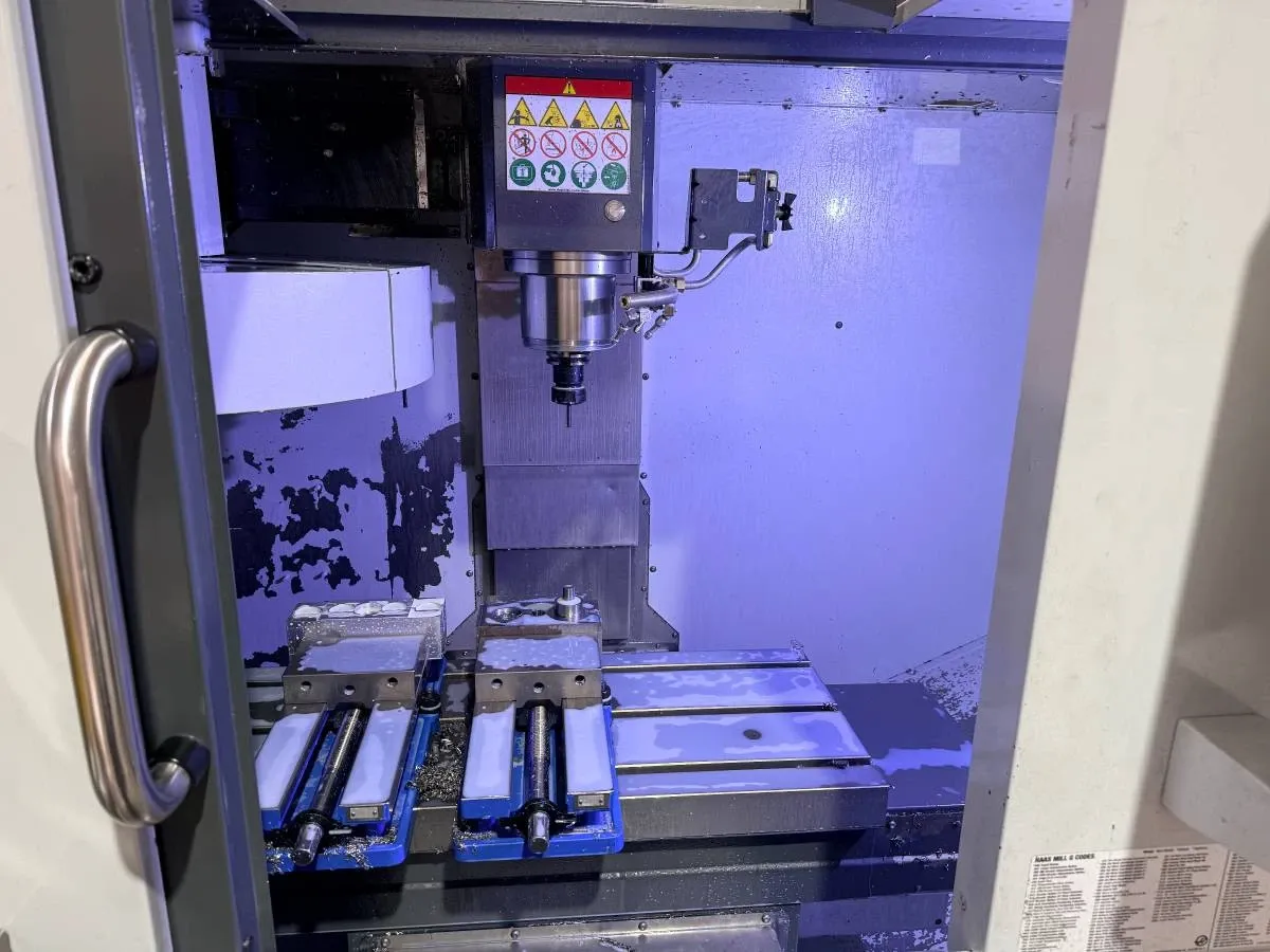 Haas #Super-Mini-Mill-2, 3-Axis CNC Vertical Machining Center, 20" X, 16" Y, 14" Z, 40" x 14" table, 15 HP - Image 2
