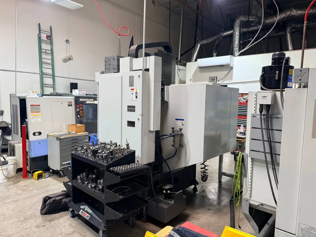 Haas #Super-Mini-Mill-2, 3-Axis CNC Vertical Machining Center, 20" X, 16" Y, 14" Z, 40" x 14" table, 15 HP - Image 4