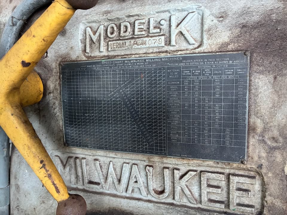 Kearney & Trecker #4, Universal Horizontal Mill, gear-driven, universal table, machine vise, arbors, spacers - Image 3
