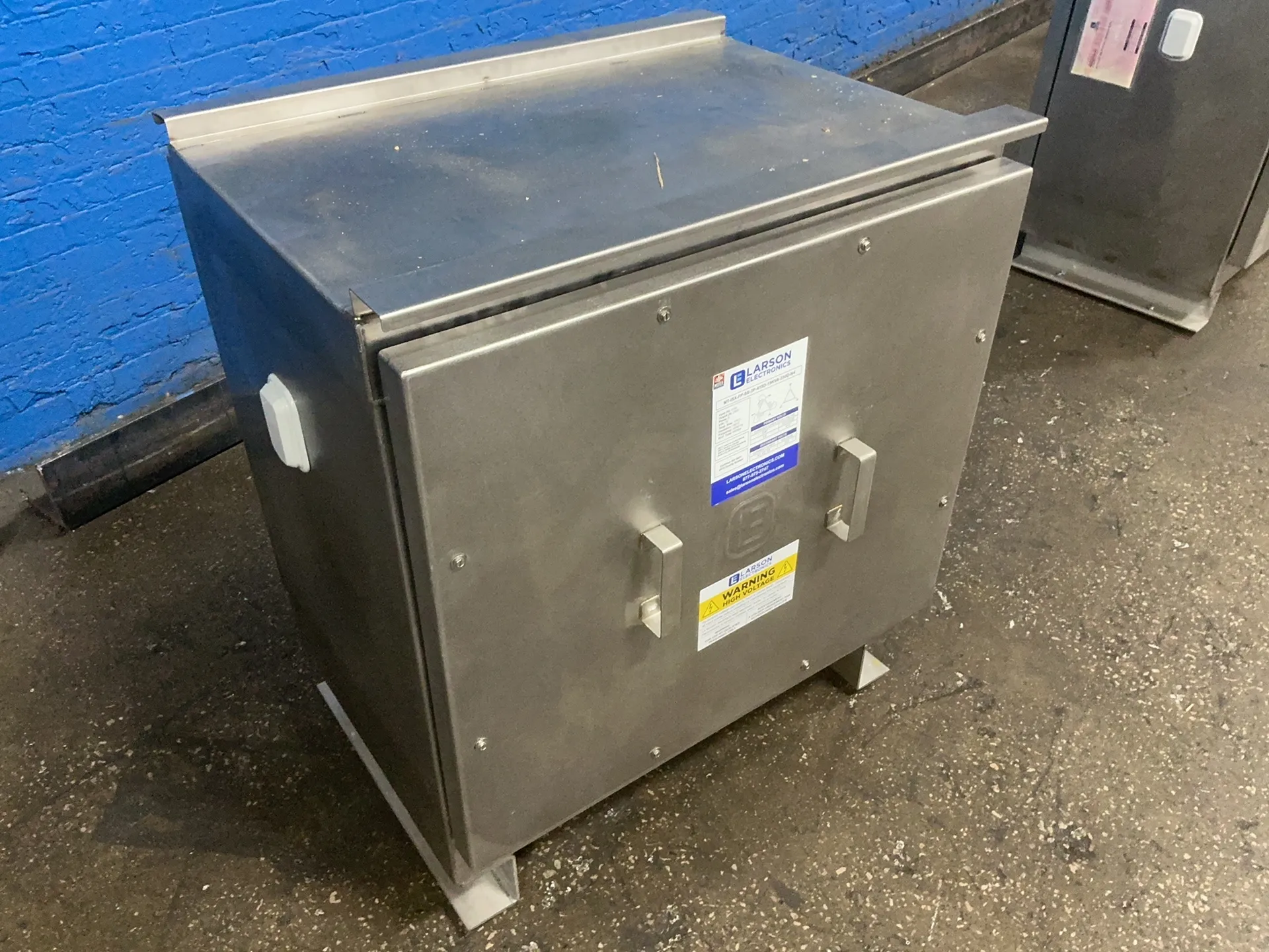 15 KVA 415 Primary, 230 Secondary, Larson Electric MT-ISX-FP-SS-3P-415F-15KVA-230D-N4, transformer, 230/415 - Image 3