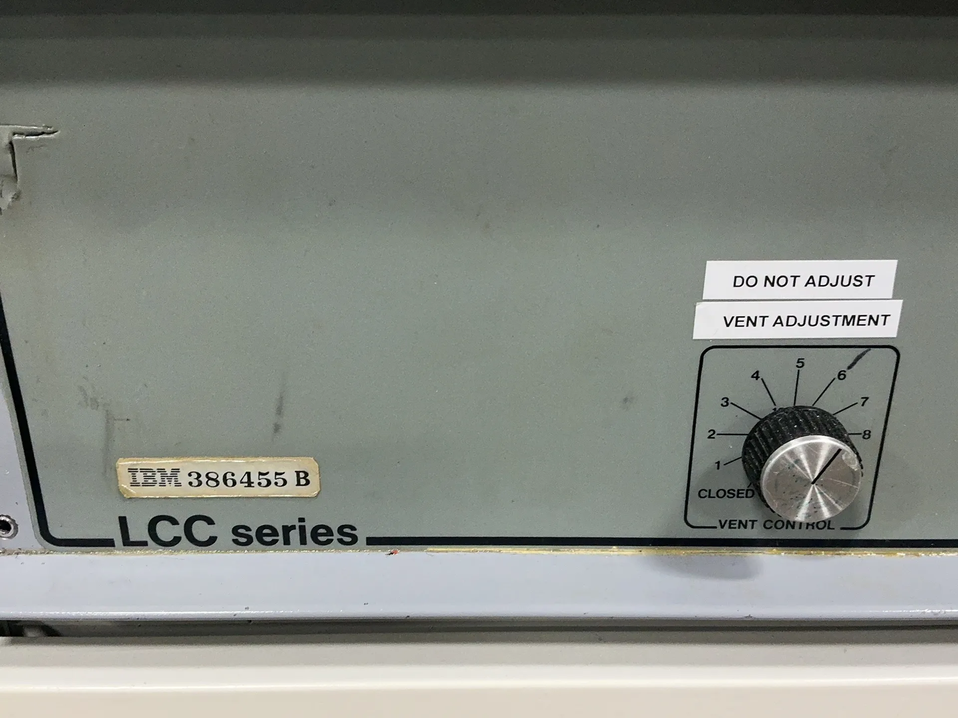 20" x 17" x 26", Despatch #LCC1-54-2, oven, 500°F, 6000 width, 27.1 A, 240 V. - Image 3