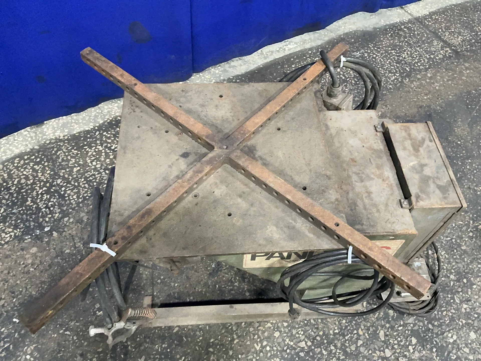 Pandjiris #15-4, welding positioner, 48.5" x 50 capacity, foot pedal, 17.8 A, 115 V. - Image 3