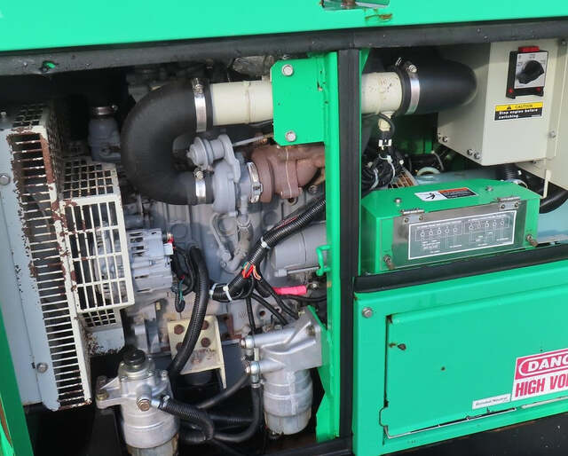 20 KW MultiQuip #DCA-25SSIU4F, mobile diesel generator set, 25 KVA, Isuzu 4LE2T engine, sound attenuated, 41 - Image 5