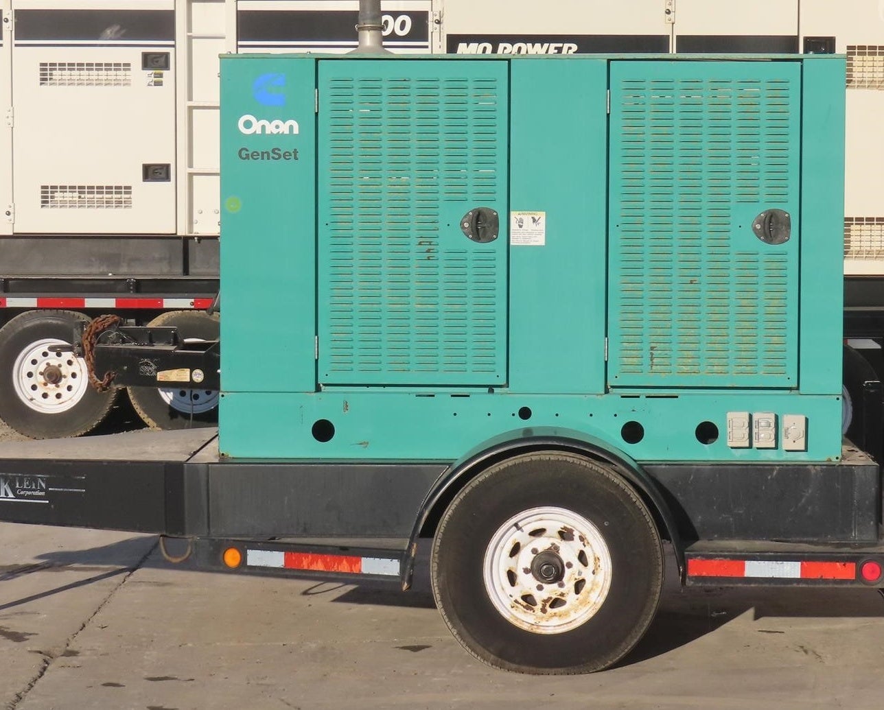 35 KW Cummins #DGBB, towable diesel generator set, 120/208 Volts, 3 phase, Cummins 4B3.9-G2 engine, 68 HP - Image 4