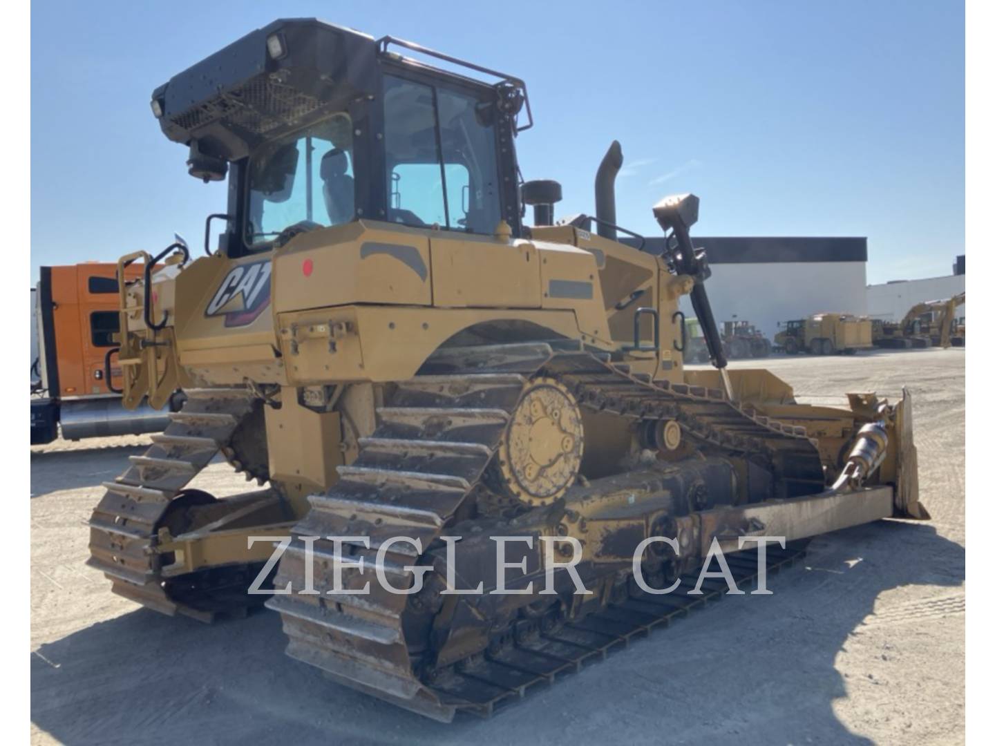Caterpillar D6XE, 3998 hours, S/N: HLY01198, 2024 - Image 3