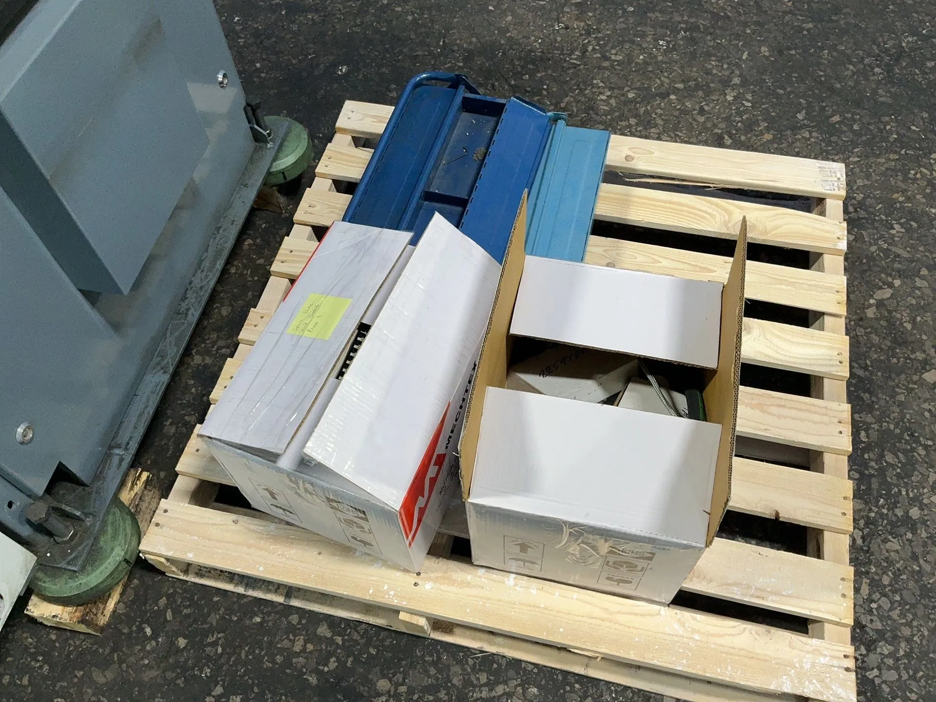 Battenfeld #TM2700/1330, Injection Molder, Battenfeld Unilog B4 control, 87 PSI, 124 A, w/ tooling, manuals - Image 5
