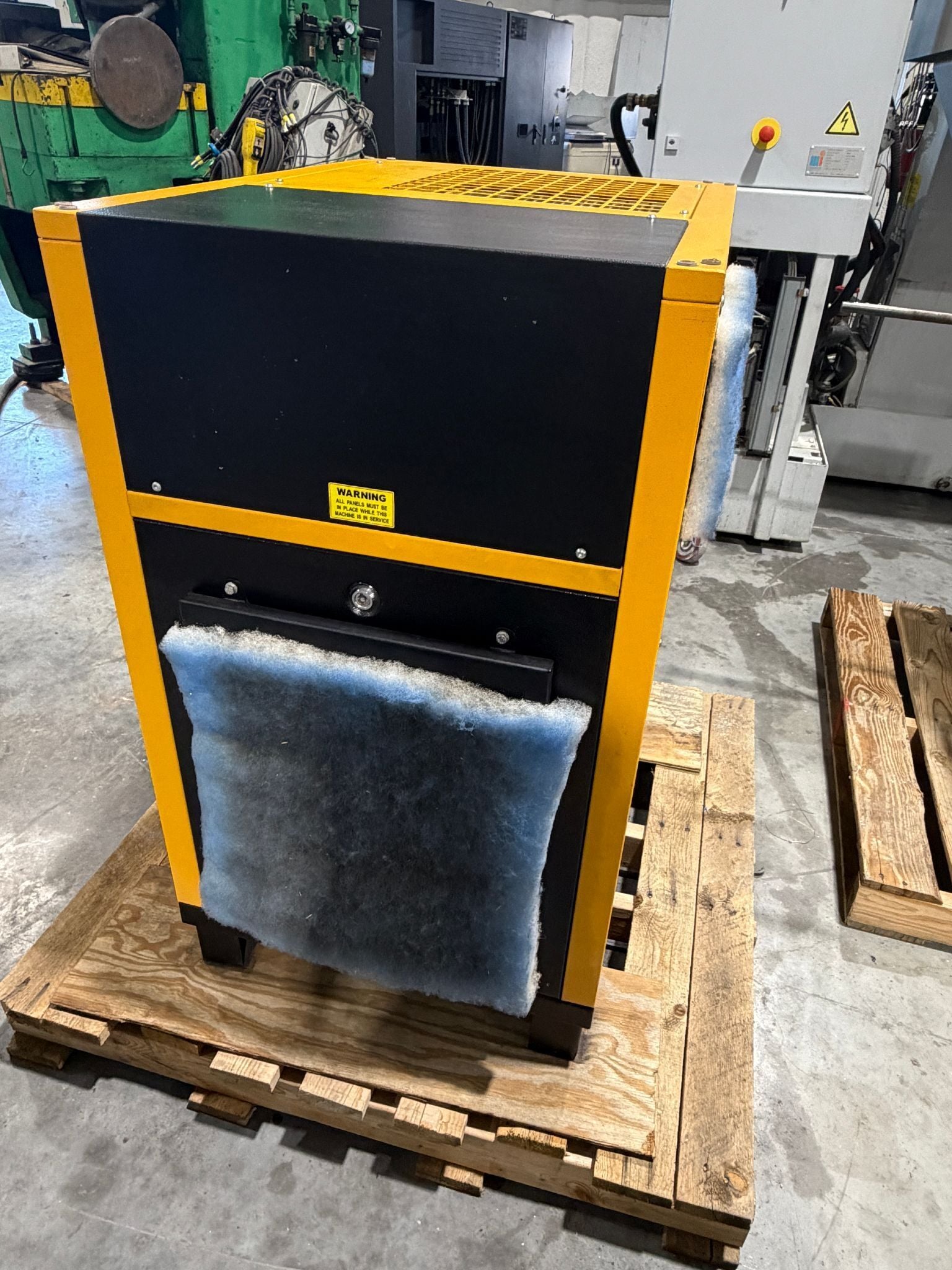 10 HP Polar Air #PRSO100003, rotary screw air compressor, 90-145 psi, 32-115°F, 208 V. - Image 3