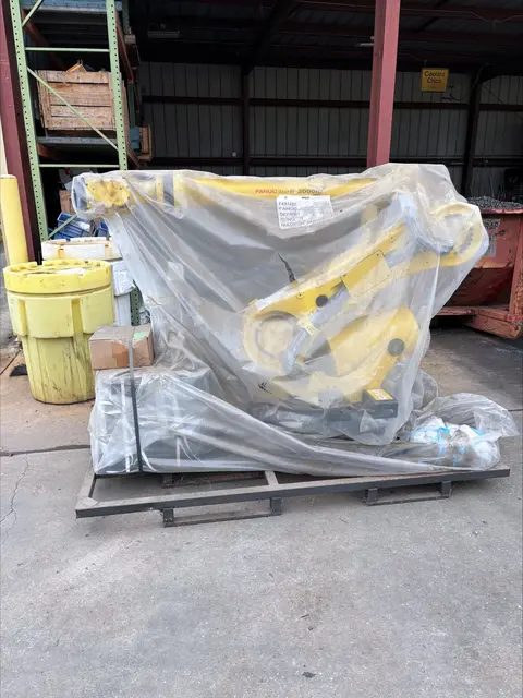 Fanuc R-2000iC/125L, 6-Axis industrial robot, 276 lb. payload, 122-1/16" reach, floor mount, A-Cab - Image 2