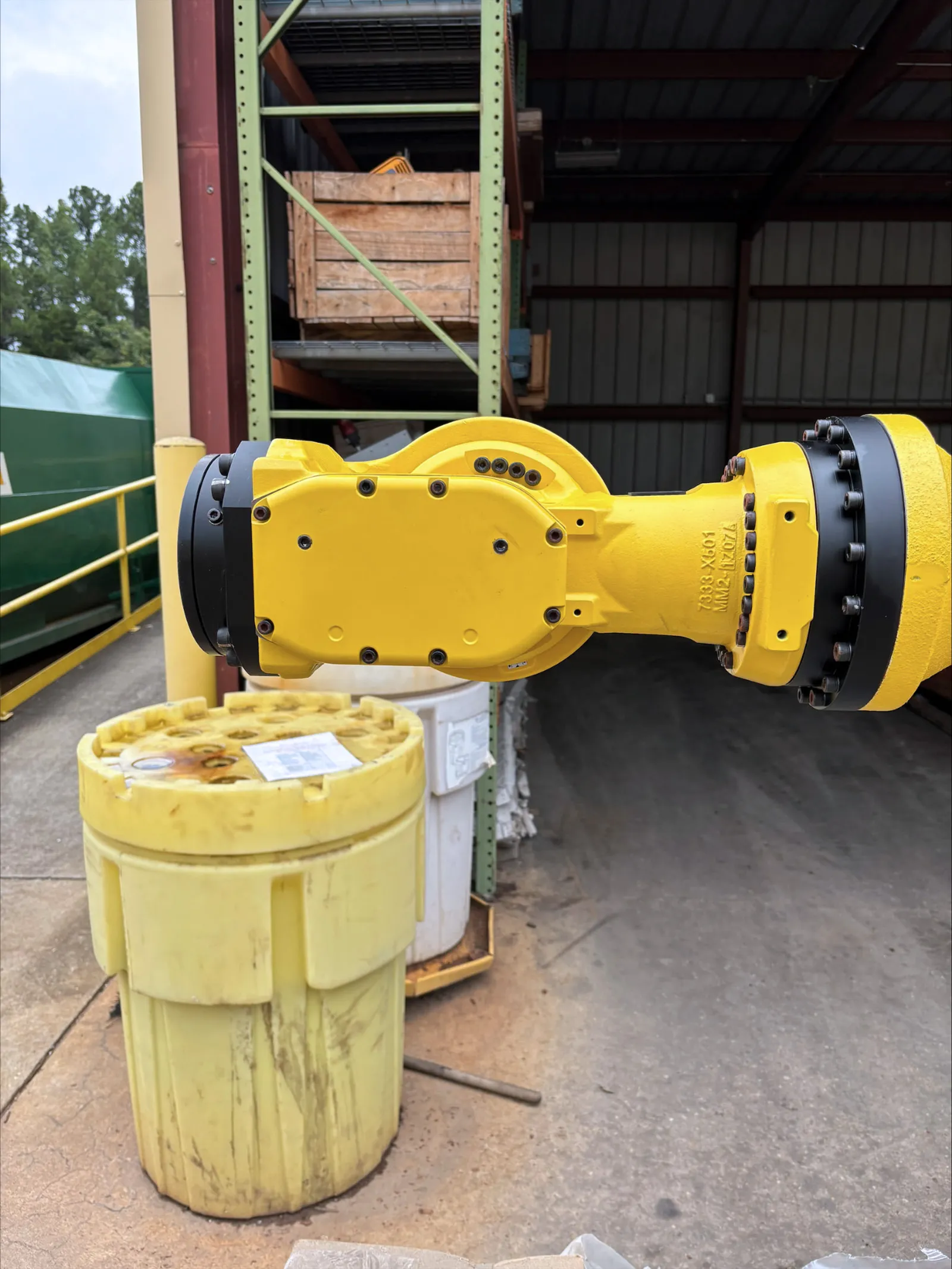Fanuc R-2000iC/125L, 6-Axis industrial robot, 276 lb. payload, 122-1/16" reach, floor mount, A-Cab - Image 3