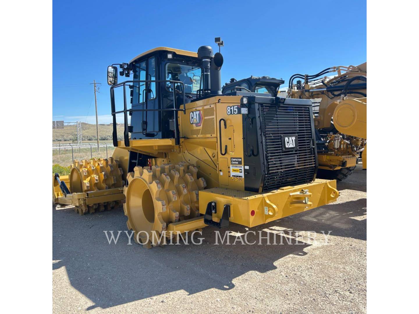 Caterpillar 815, Compactor, 46 hours, S/N: J5T00595, 2026 - Image 4
