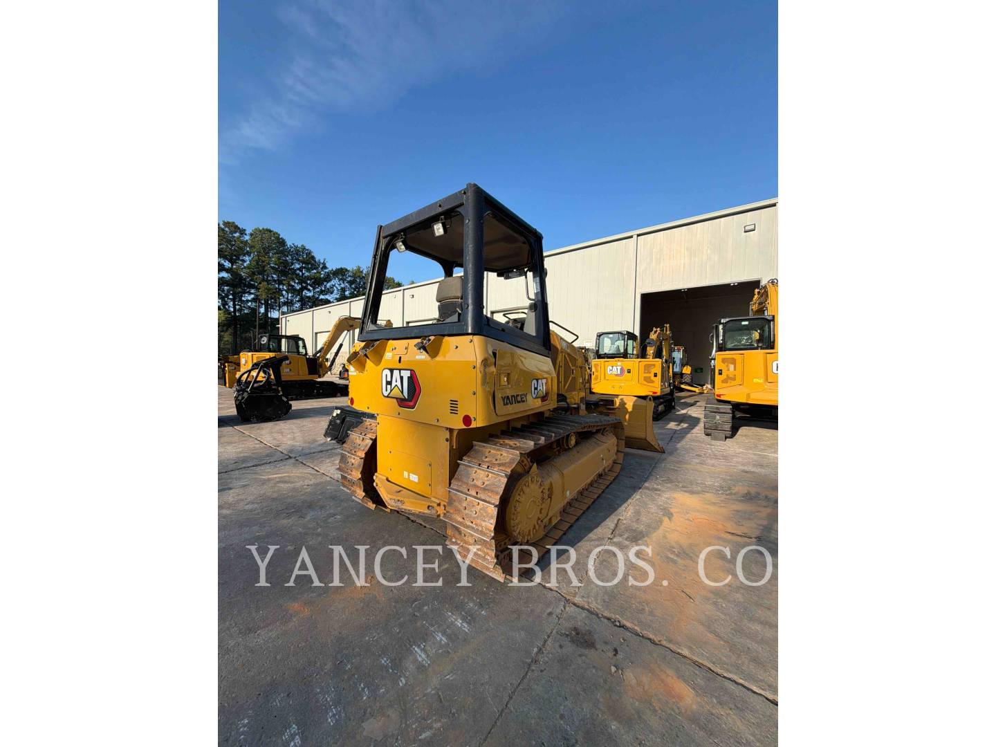 Caterpillar D1, 319 hours, S/N: XKF04276, 2023 - Image 3