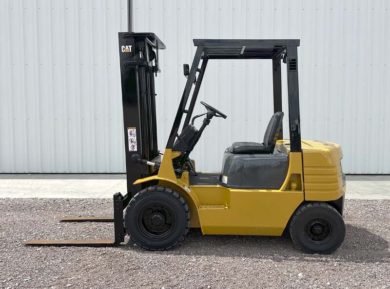 4000 lb. Caterpillar #DP20, forklift, 130" lift height, Mitsubishi engine, pneumatic tires, 2-stage mast, 1998 - Image 3