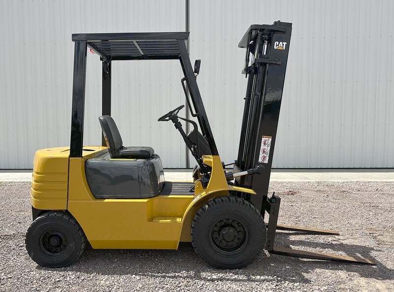 4000 lb. Caterpillar #DP20, forklift, 130" lift height, Mitsubishi engine, pneumatic tires, 2-stage mast, 1998 - Image 4