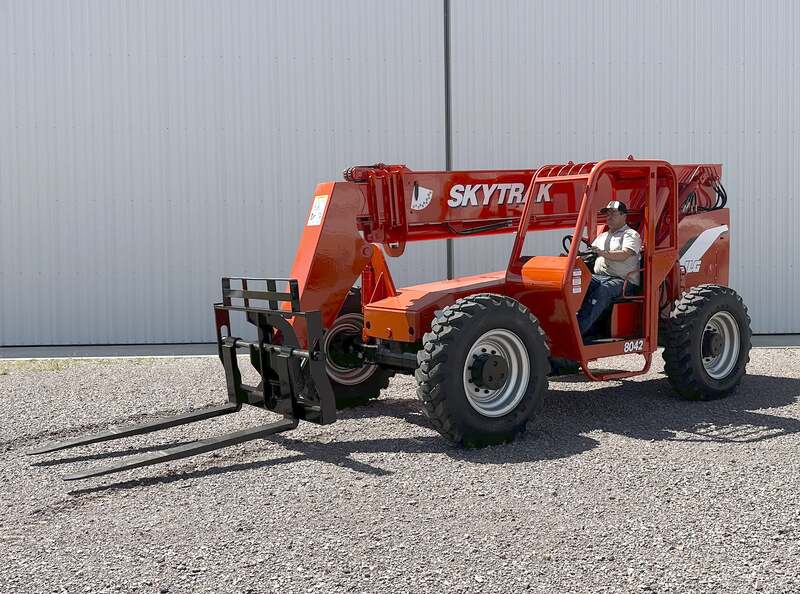 8000 lb. Skytrak #8042, telescopic forklift, 42' lift height, Cummins engine, pneumatic tires, 4608 hours - Image 1