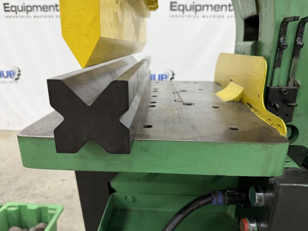 6" x 6" x 5/8" Piranha #P-90, hydraulic ironworker with 2' press brake attachment, 90 ton - Image 7
