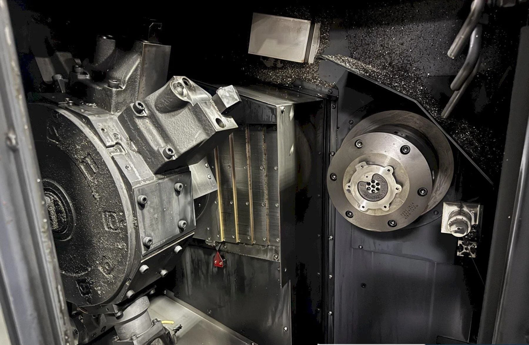 Fuji #CSD-300II-R, front facing twin spindle lathe with gantry system, Fanuc Control, 11.8" swing, 8" chuck - Image 3
