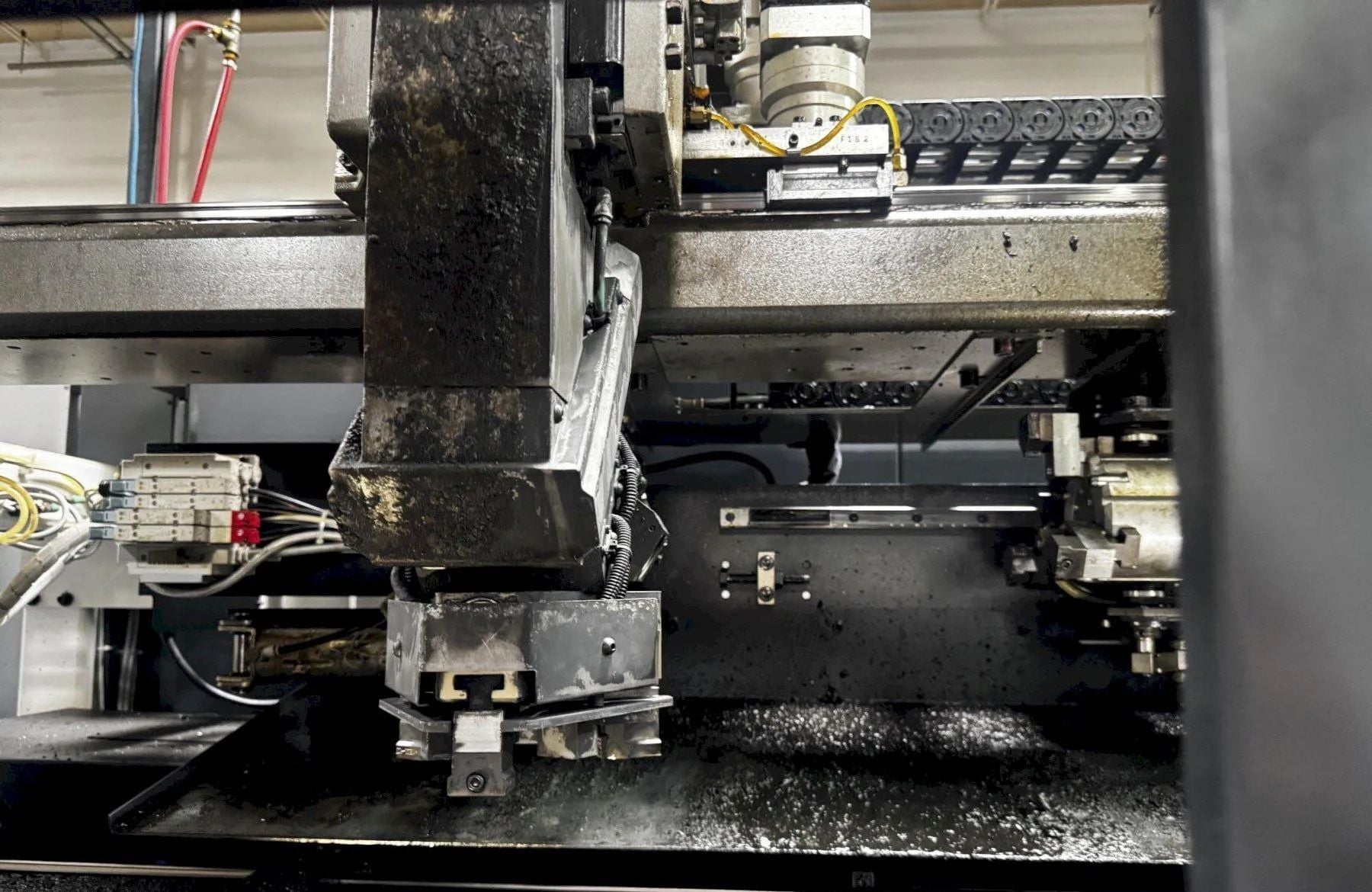 Fuji #CSD-300II-R, front facing twin spindle lathe with gantry system, Fanuc Control, 11.8" swing, 8" chuck - Image 8
