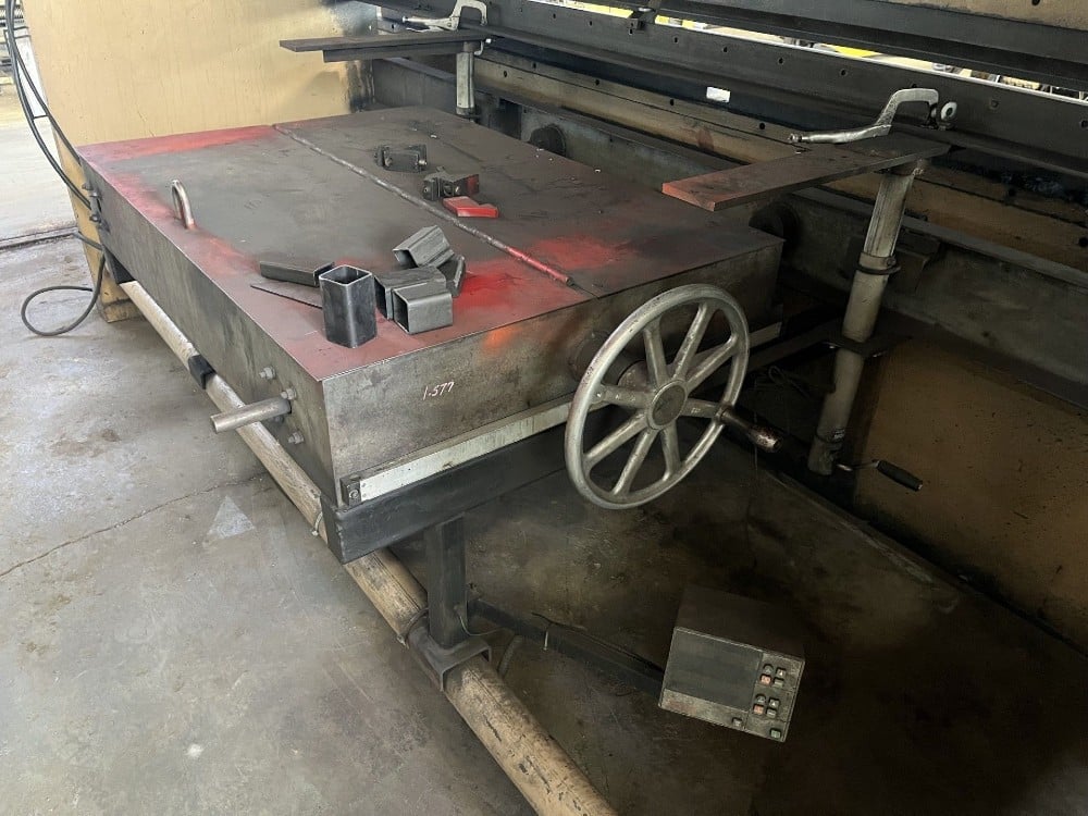 200 Ton, Standard Industrial #AB200-12, hydraulic press brake, 12' overall, 126" between housing, 6" stroke - Image 6