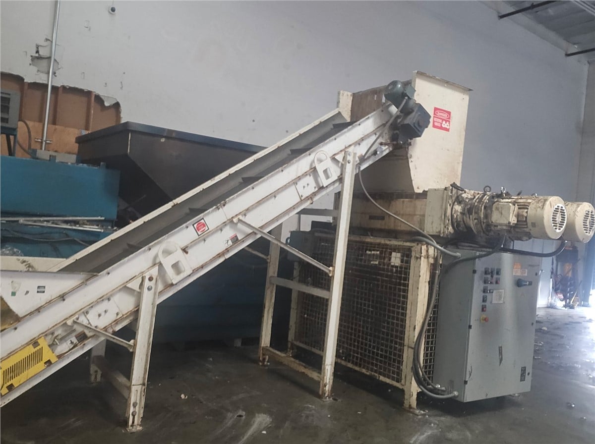 Shred-Tech #ST-50, dual shaft shredder, 21" x 50", dual 25 HP motors, 1-1/4" cutters, conveyor, control - Image 1