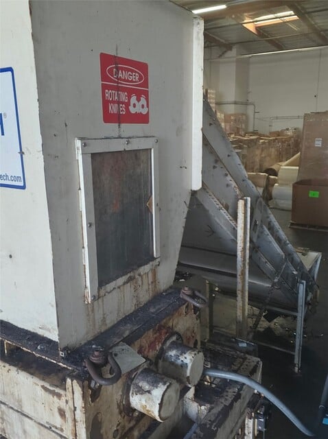Shred-Tech #ST-50, dual shaft shredder, 21" x 50", dual 25 HP motors, 1-1/4" cutters, conveyor, control - Image 2