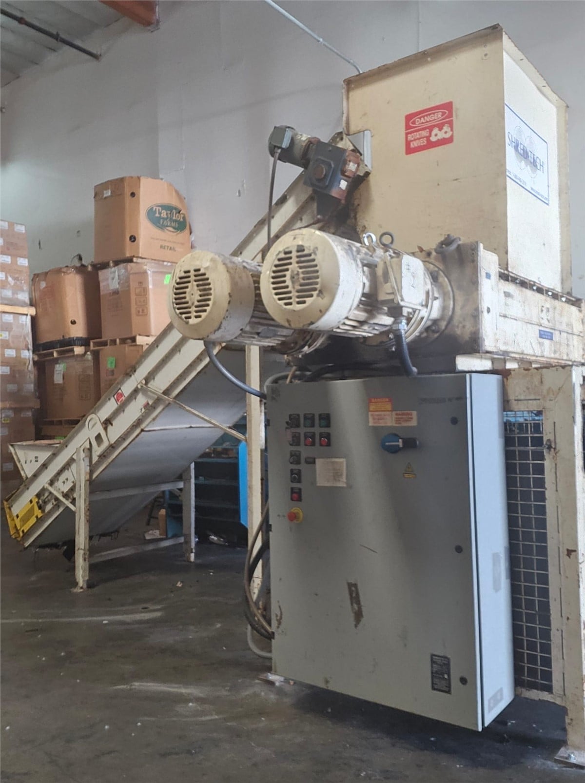 Shred-Tech #ST-50, dual shaft shredder, 21" x 50", dual 25 HP motors, 1-1/4" cutters, conveyor, control - Image 5