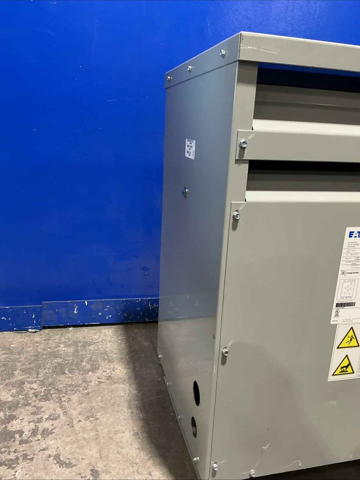 45 KVA 480 Delta Primary, 208Y/120 Secondary, Eaton V48M28T4516, Dry Type Transformer, 3PH, 60 Hz (2 - Image 3