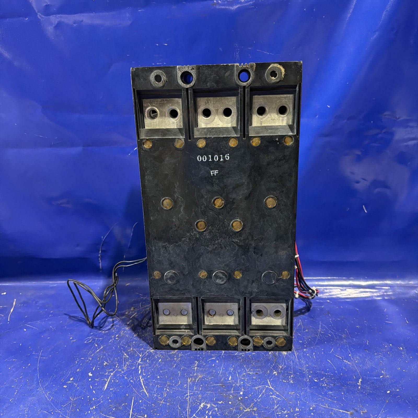 1000 Amps, Cutler-Hammer #NB-DC, magnetic trip circuit breaker, 600 Volts, 3 Pole, 24 VDC shunt trip - Image 4