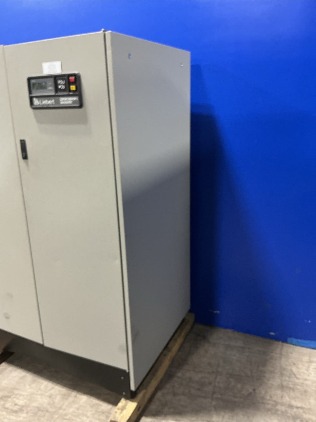 225 KVA Liebert #PPA225C, PDU, 278 Amps, 480 x 208/120 Volts, 3PH, 3 panels, 2 subfeeds - Image 2