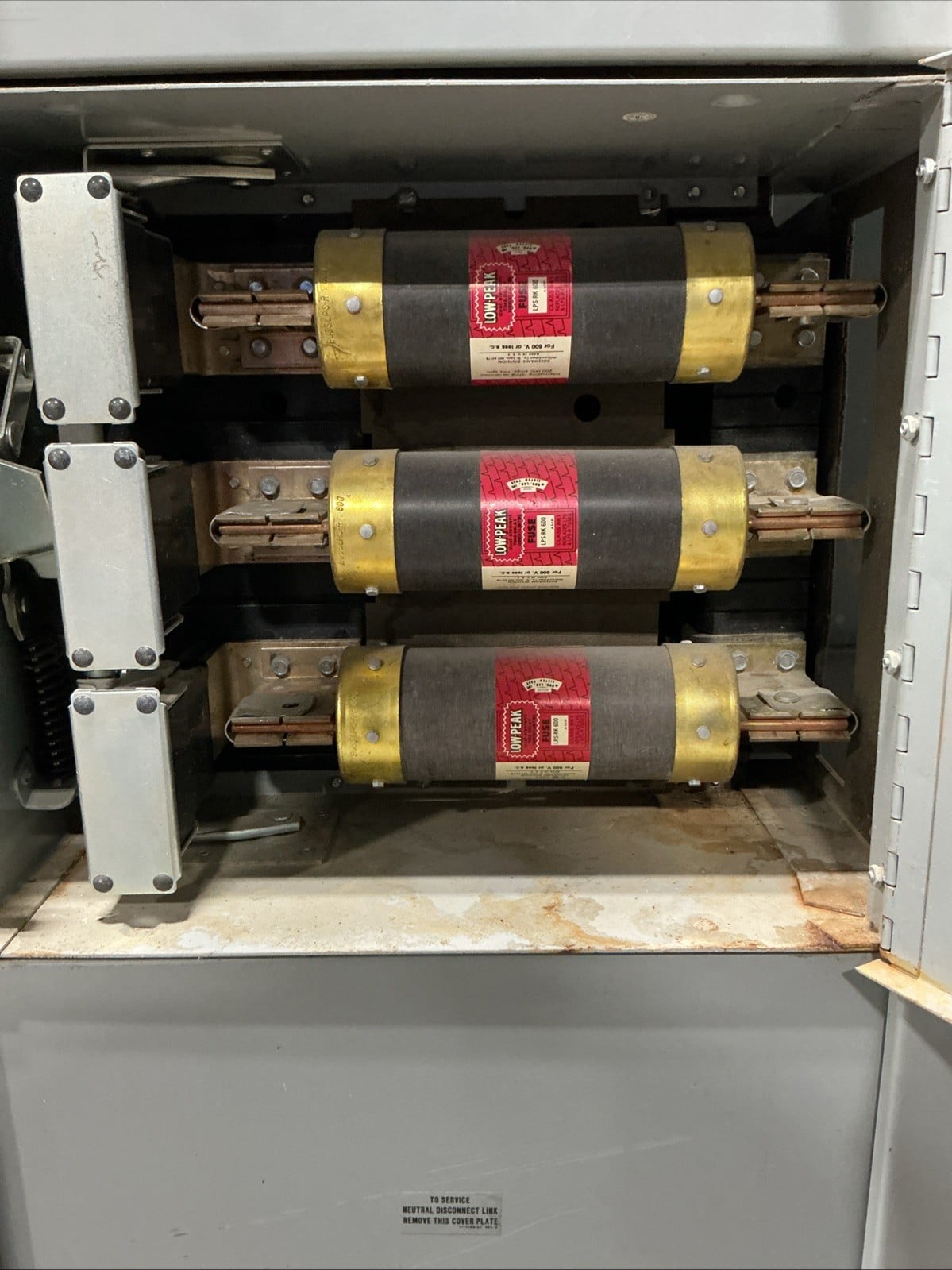 600 Amps, ITE V7H3606MS, Switchboard, 480Y/277 Volts, 3PH, 400 HP, 24 breakers, 3 fuses - Image 4