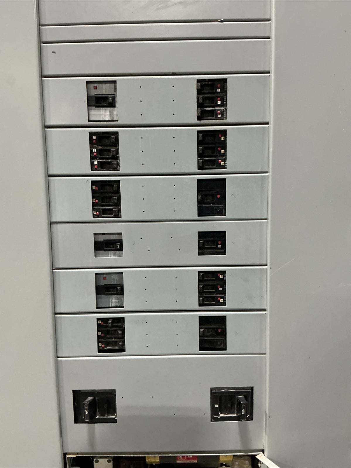 600 Amps, ITE V7H3606MS, Switchboard, 480Y/277 Volts, 3PH, 400 HP, 24 breakers, 3 fuses - Image 6