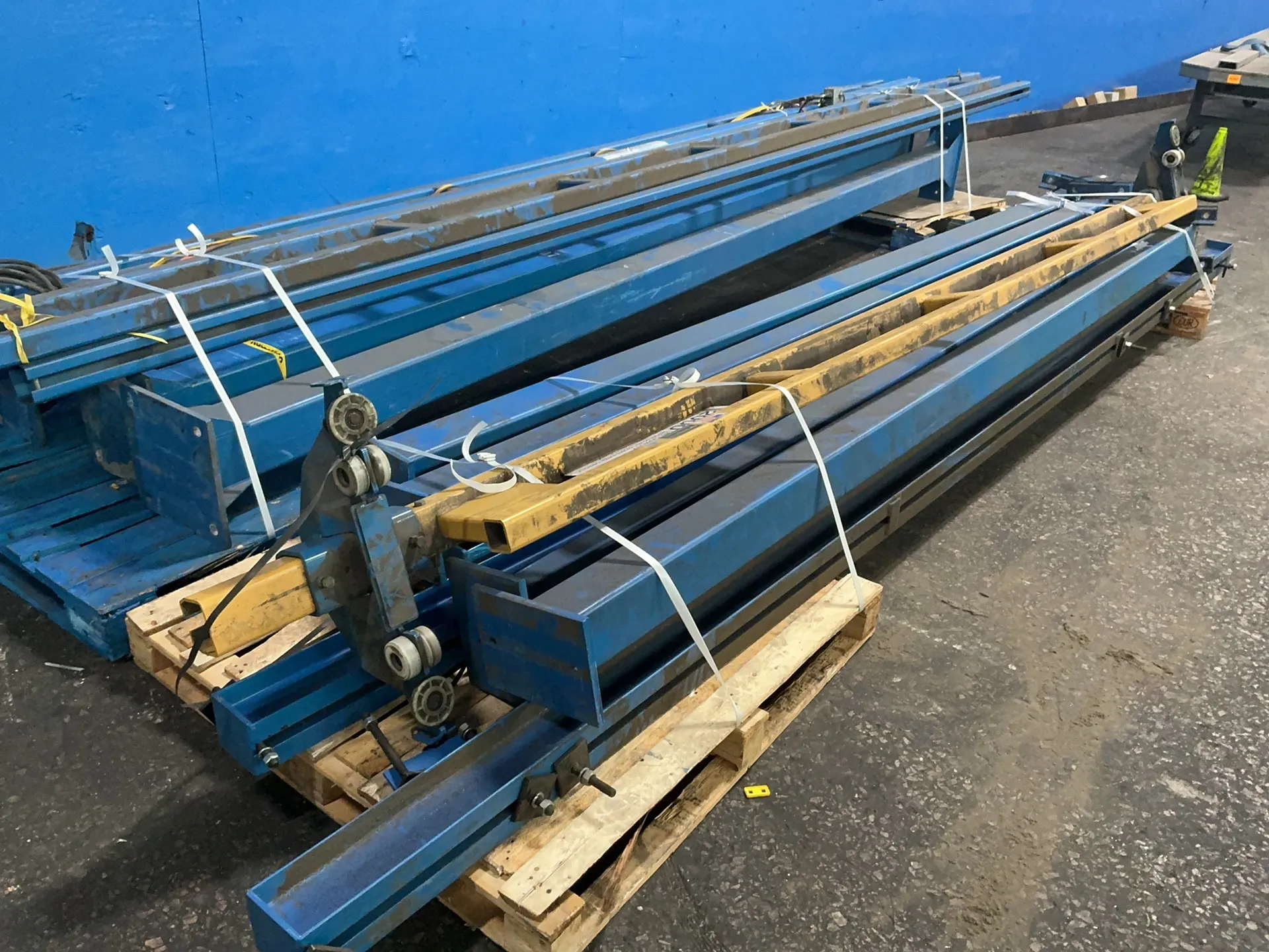 1 Ton, Gorbel, overhead crane system, 2,000 LB capacity - Image 3