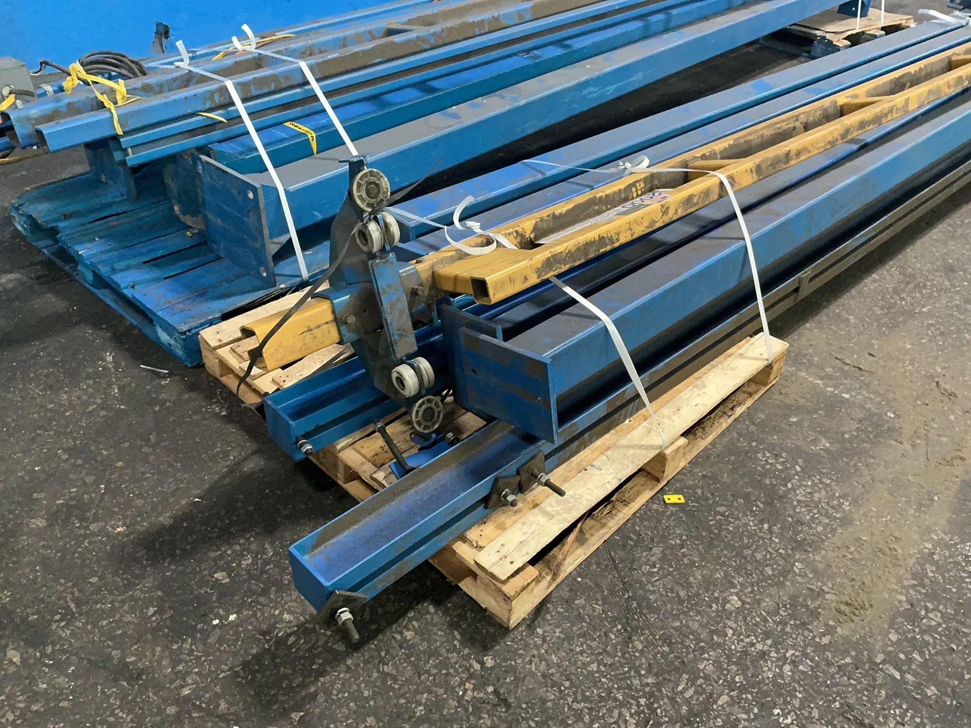 1 Ton, Gorbel, overhead crane system, 2,000 LB capacity - Image 4