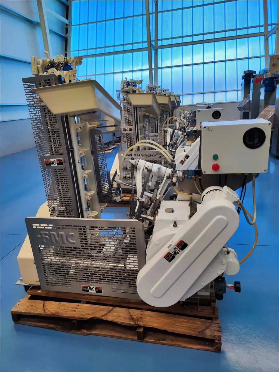 FMC #CT-800, torque halver pitter for peaches, 800 kg/h, 82 pieces/minute (9 available) - Image 4