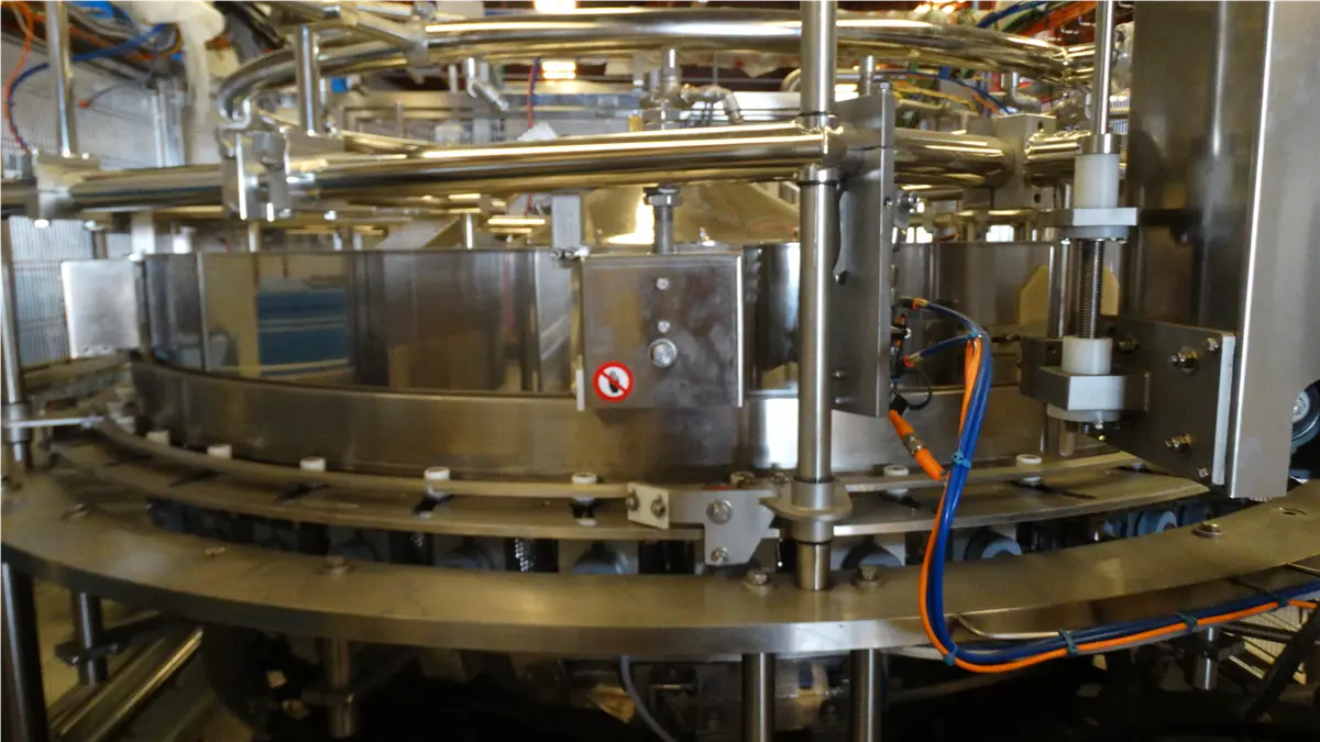 Zacmi #0234-B-040, 40-pocket rotary telescopic filler, 330 containers/minute, 500 gr, Tetra Recart format - Image 8