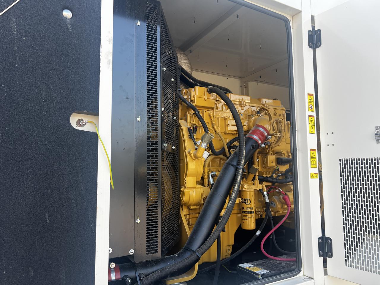 400 KW Caterpillar #C13, Diesel Generator Set, 480 Volts, 621 HP @ 1800 RPM, circuit breaker, sound - Image 6