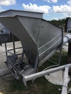 100 cu.ft. Stainless Steel hopper, approx 3' x 5' top opening, screw discharge - Image 3