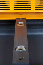 1/4" x 10' Haco #TS-3006, hydraulic shear, 40" sq. arm, 40" prog. Back Gauge, SP9 NC Control, 18 holddowns - Image 5