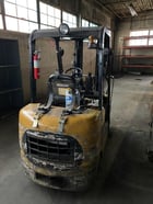 5000 lb. Caterpillar #2P5000, Propane Forklift, 10'10" max height, hard tire, side shift - Image 2