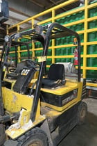 5000 lb. Caterpillar #V50E, propane forklift w/48" Cascade reach fork attachment - Image 2