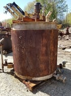 550 gallon Stainless Steel Mixing Tank w/ Jacket, bridge mounted, Internal baffles, approx 4' 6" diameter x - Image 1