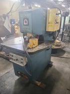 1/4" x 8-5/8" x 8-5/8" Amada #CSH-220, hydraulic notcher, 23 ton, 7/8" ram stroke, single/inch stroke - Image 2